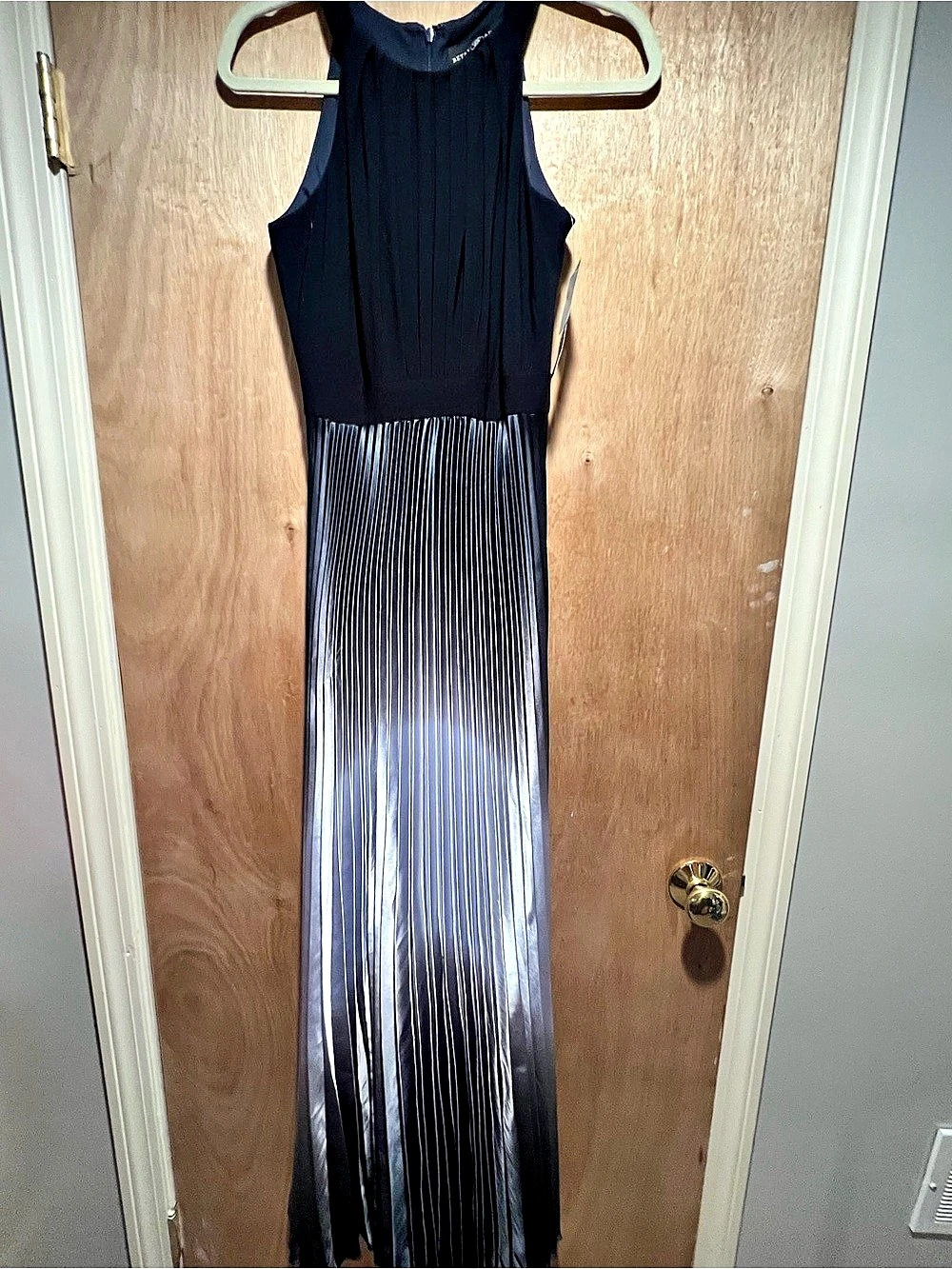 Betsy & Adam Pleated Maxi Dress in Black & purple Size 6 NWT